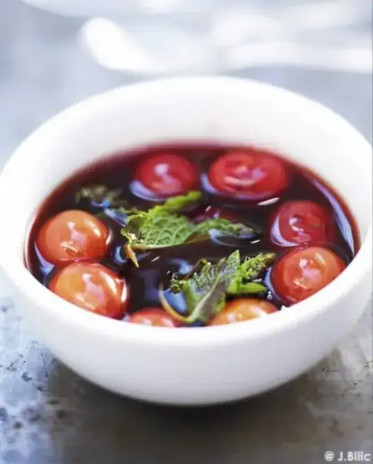 Soupe de fruits au vin rouge
