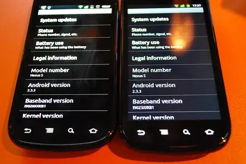 Screen comparison of SAMOLED vs SLCD