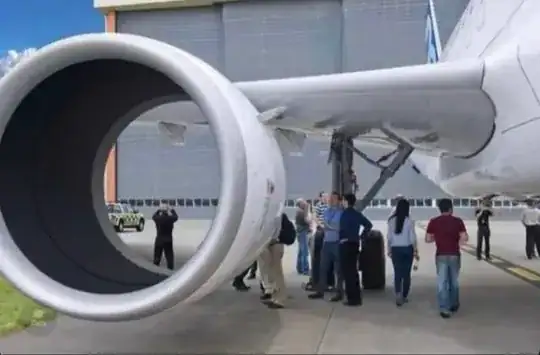 Blade-less engine front view