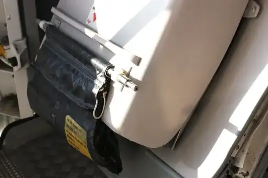 ![http://upload.wikimedia.org/wikipedia/commons/4/4f/Aircraft_Door_B737_or_A320_family.JPG](door)