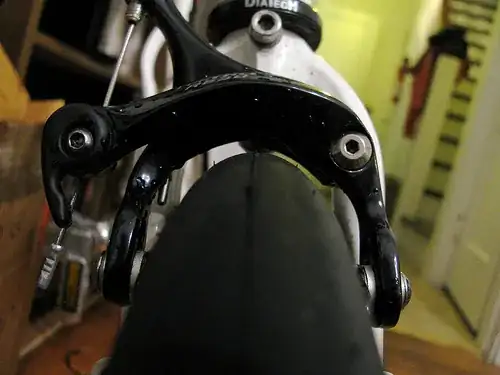 Side-pull cantilever brakes