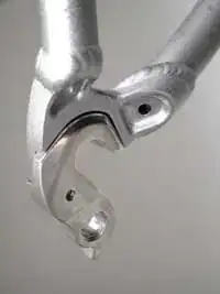 Replaceable derailleur hanger