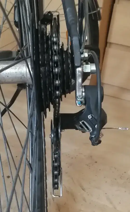 picture of rear derailleur in lowest possible gear position