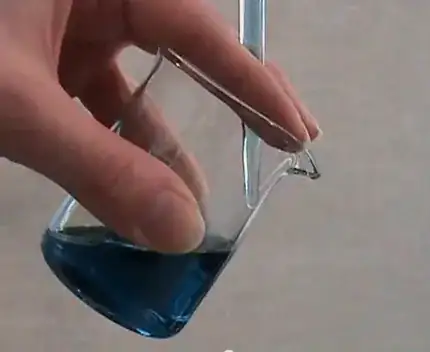 Using a pipette under a 30° angle