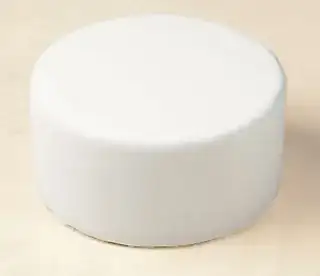 cake layer covered with fondant