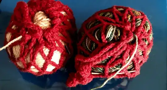 center pull yarn ball holders