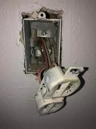 outlet with attached 2 white and 1 red wire and unattached 2 black wires