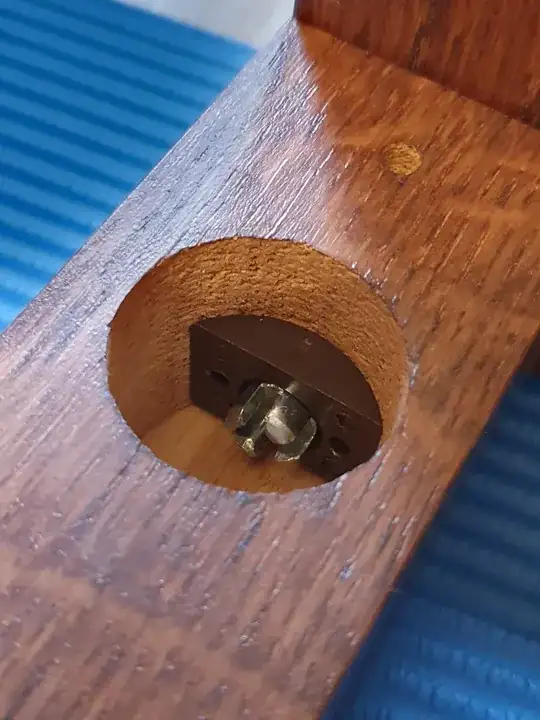 Third picture of a screw