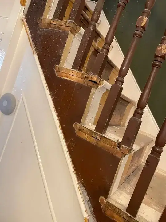 Victorian staircase with sawn-off ends to the tread