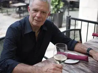 adjust magenta-green curve, desaturate, contrast mask