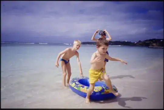 Photo sample with visible noise