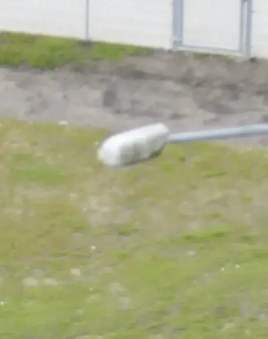 Blurry image despite focus dot indicating sharp image