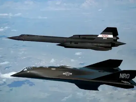 Aurora Mach 5 and SR-71 Mach 3 reconnaissance aircraft flying in formation