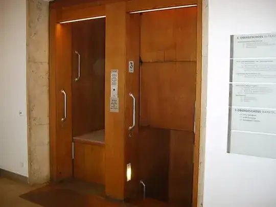 Paternoster in Stuttgart city hall