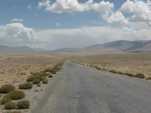 On the M41, photo by Peter Hahndorf